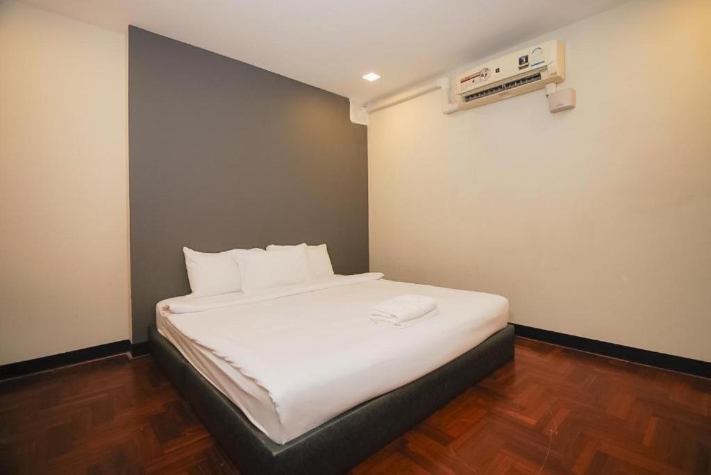 Z Go Inn Bts St Louis Silom V โกอินน์ บีทีเอส เซนต์หลุยส์ สีลม 3 Banguecoque Exterior foto